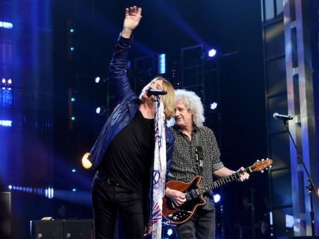Def Leppard performs at the 2019 Rock & Roll Hall Of Fame Induction Ceremony - Show at Barclays Center on March 29, 2019 in New York City