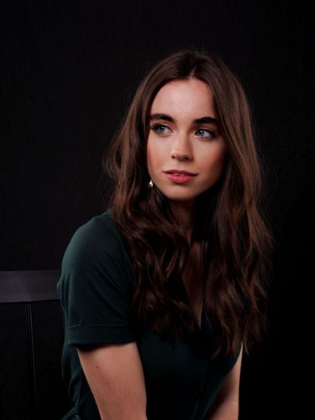 Who is Sarah Desjardins dating? Sarah Desjardins boyfriend, husband
