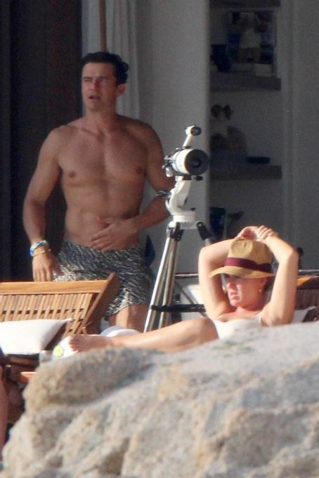 Katy Perry – With Orlando Bloom spotted in Los Cabos