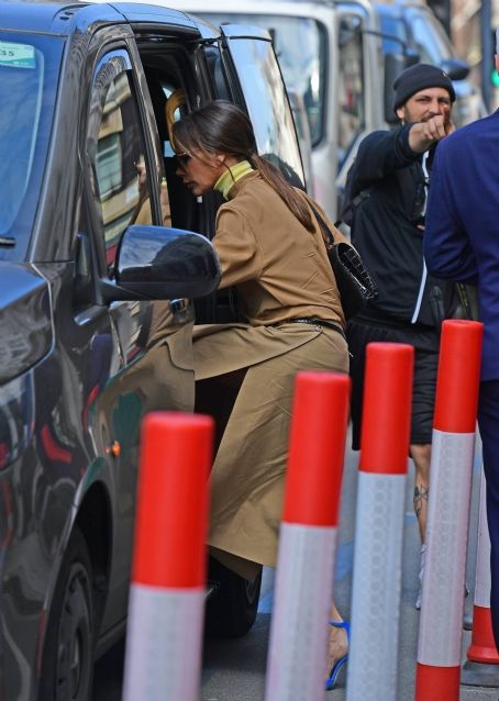 Victoria Beckham – Leaving Wolsley Restaurant in Central London