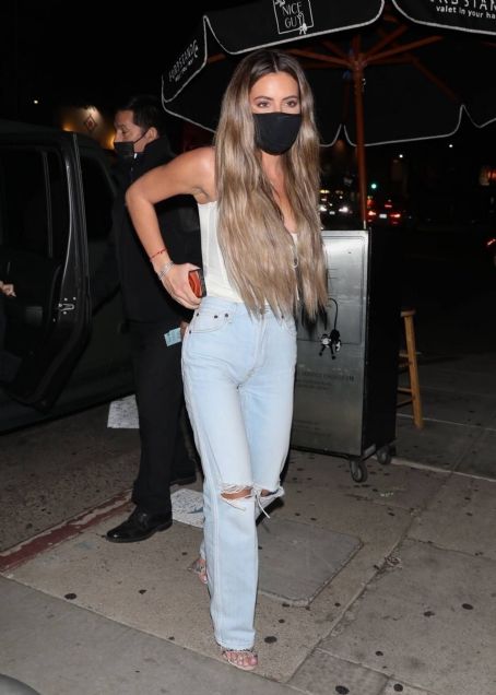 Brielle Biermann – Arriving to MainRo in Hollywood - FamousFix