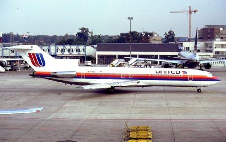 United Airlines Flight 696
