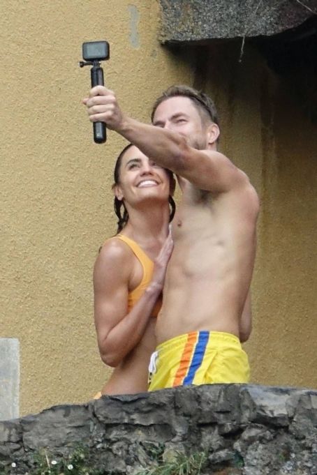 Hayley Erbert – With Derek Hough on a honeymoon holiday in Italy