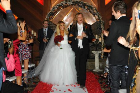 Suzanne And Sebastian Bach's Wedding Day Picture - Photo Of Suzanne Le 