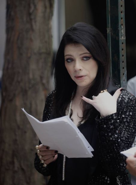 Michelle Trachtenberg – On the set of ‘Gossip Girl’ in New York