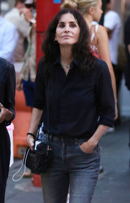 Courteney Cox – Spotted with fans in New York