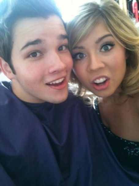 Rumored couple Nathan Kress and Jennette McCurdy hosted the Australian ...