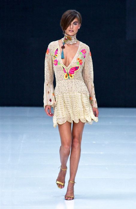 Aurelie Claudel - Matthew Williamson Spring 2002