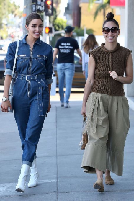 Olivia Culpo: Leaves Melrose Psychic in Los Angeles 04/06/2019 - FamousFix