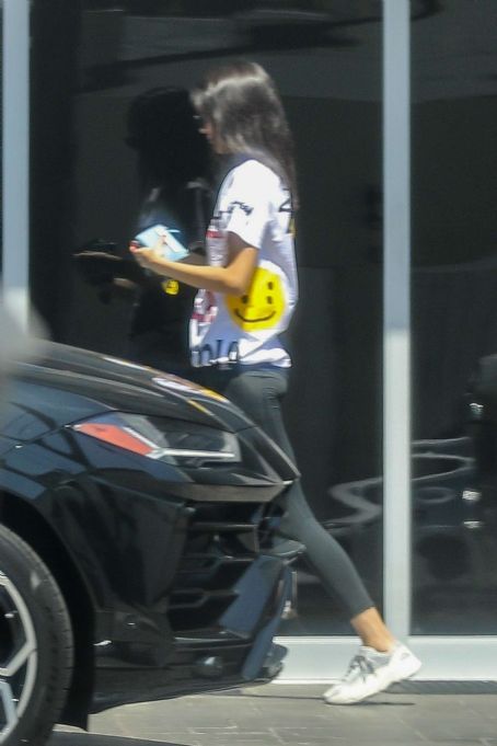 Kendall Jenner – Brings her Ferrari in for a service at the Ferrari
