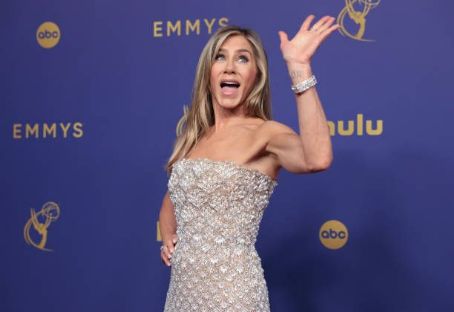 Jennifer Aniston - The 76th Primetime Emmy Awards - Arrivals (2024)