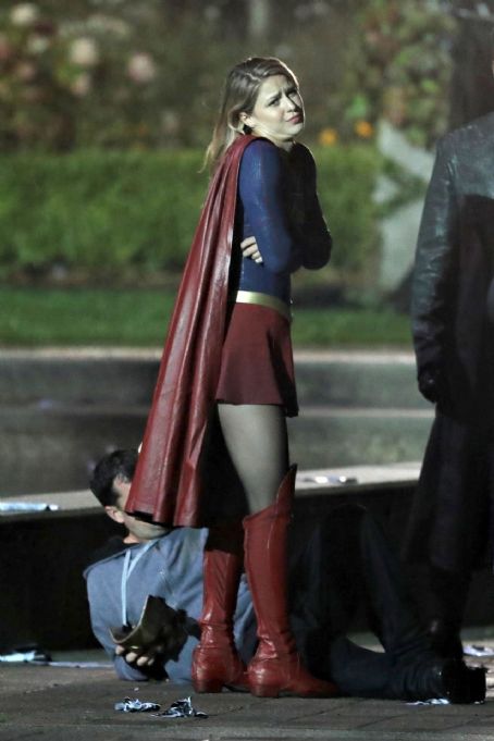 Melissa Benoist Films Scenes for “Supergirl” in Vancouver 09/21/2018