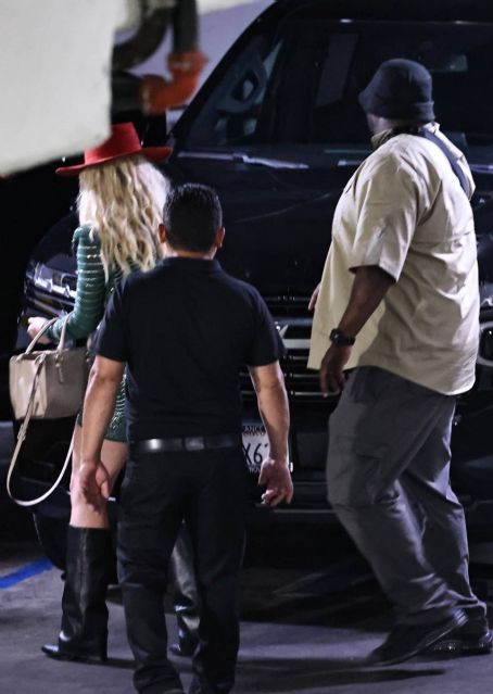 Britney Spears – Seen with a mystery male in West Hollywood