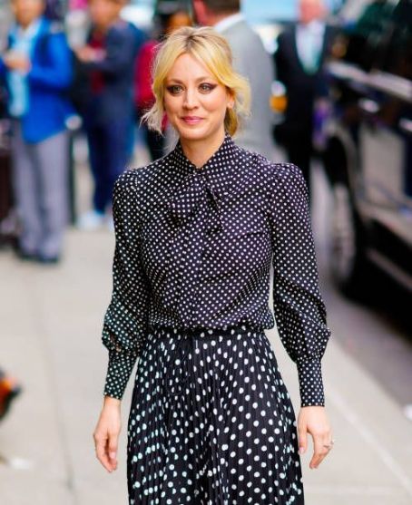 Kaley Cuoco - The Late Show with Stephen Colbert (2019)