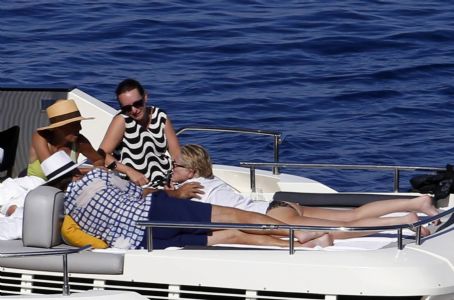 Sharon Stone – On a boat trip in Sicily | Sharon Stone Picture ...