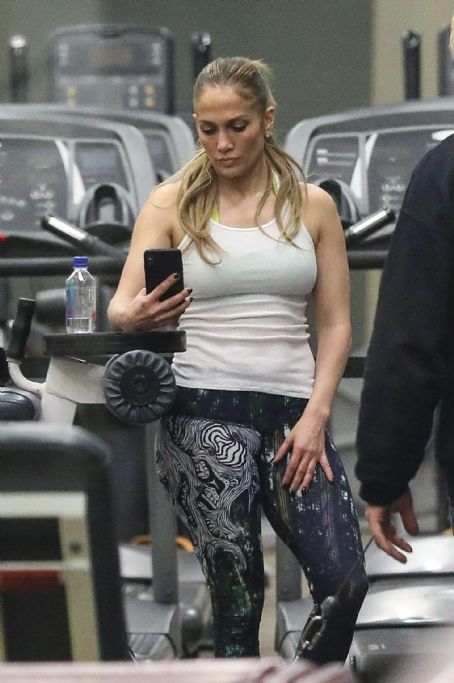 Jennifer Lopez – Morning workout in Santa Monica