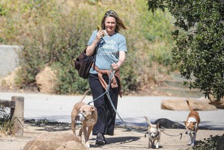 Alicia Silverstone – Seen while hiking with her dogs in Hollywood