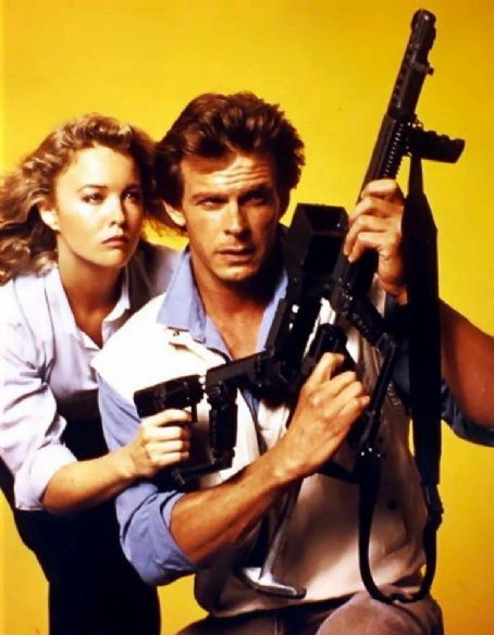 Jane Badler as Diana, Marc Singer as Mike Donovan, Faye Grant as Dr ...