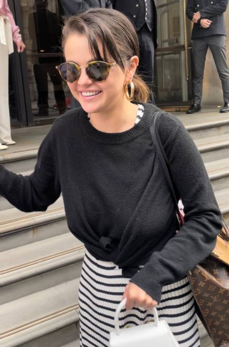 Selena Gomez – Check out from the Corinthia Hotel in London