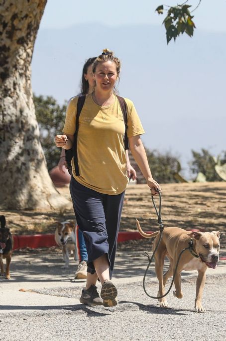 Alicia Silverstone – On a hike in Hollywood