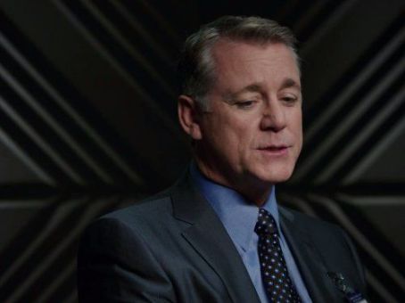 Robert CuriscBrien- as Dr. Noah Itzkowitz