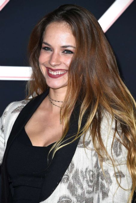 Alexis Knapp – ‘Charlie’s Angels’ Premiere in Westwood - FamousFix.com post