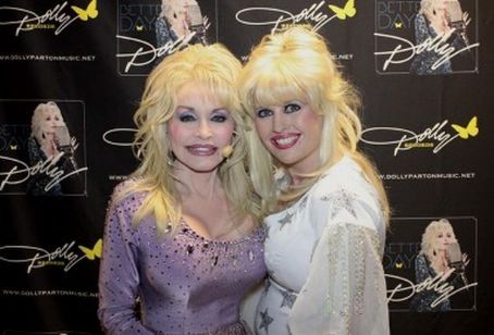 Dolly Parton lookalike
