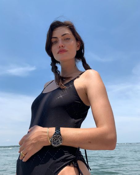 Phoebe Tonkin Instagram And Social Media Famousfix Com Post