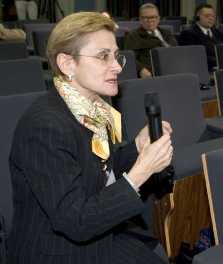 Annie Lacroix-Riz