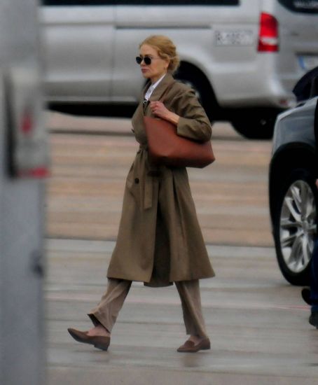 Nicole Kidman – With Zoe Saldana filming the spy thriller ‘Lioness’ at ...