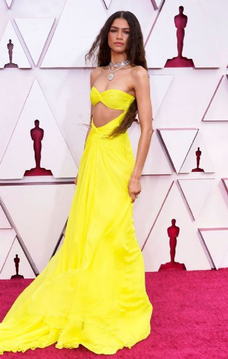 Zendaya wears Valentino - Oscars 2021