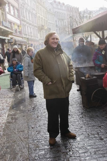 Gerard Depardieu In Scene Of Last Holiday Directed By Wayne Wang Distributor By Paramount Pictures Famousfix Com Post