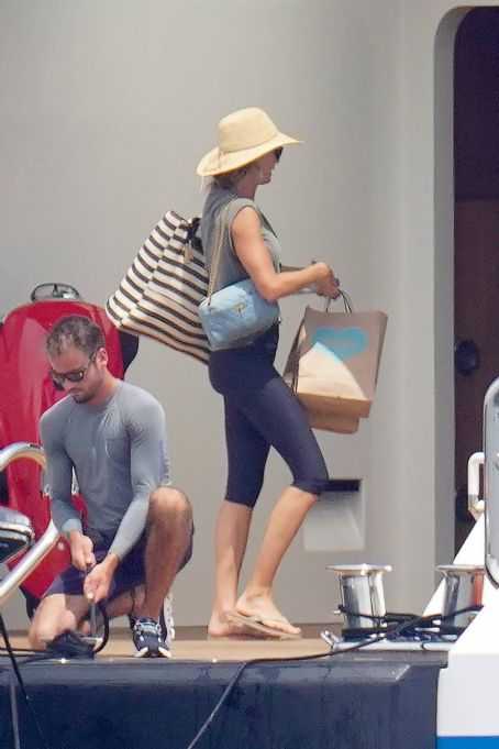 Gisele Bundchen – Spotted during holidays in St.Tropez