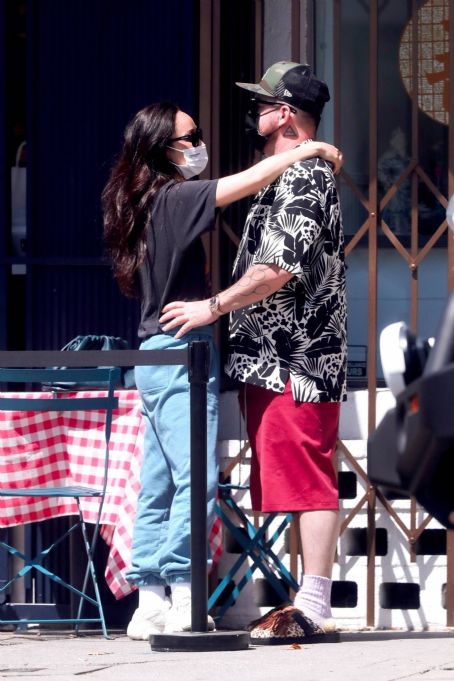Cara Santana – With boyfriend Shannon Leto seen in Los Angeles