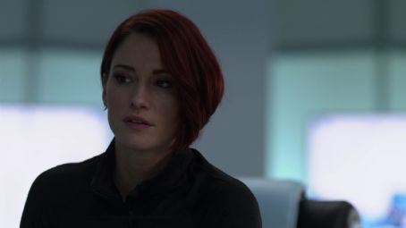 Chyler Leigh As Alex Danvers In Supergirl S03e10 Legion Of Sueprheroes Famousfix Com Post