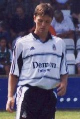 Stephen Hughes (footballer born 1976)