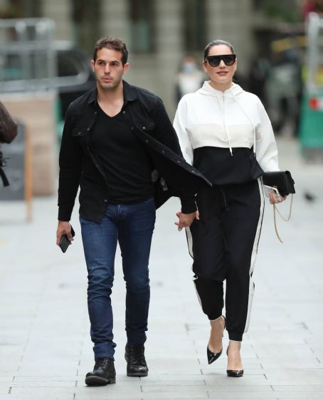 Kelly Brook – Arrives at Heart radio with boyfriend Jeremy Parisi in London