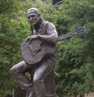 Willie Nelson statue