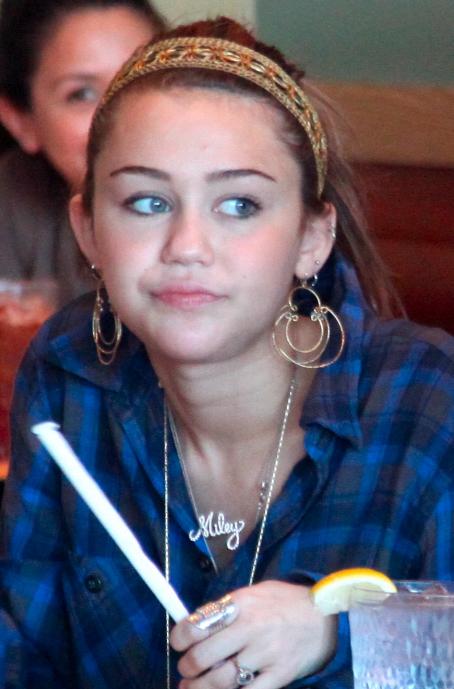 Miley Cyrus & Justin Gaston Enjoy Chinese Food At City Wok, 2009-01-29 ...