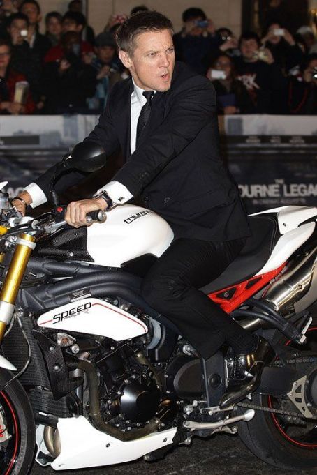 Jeremy Renner at the Sydney Premiere of 