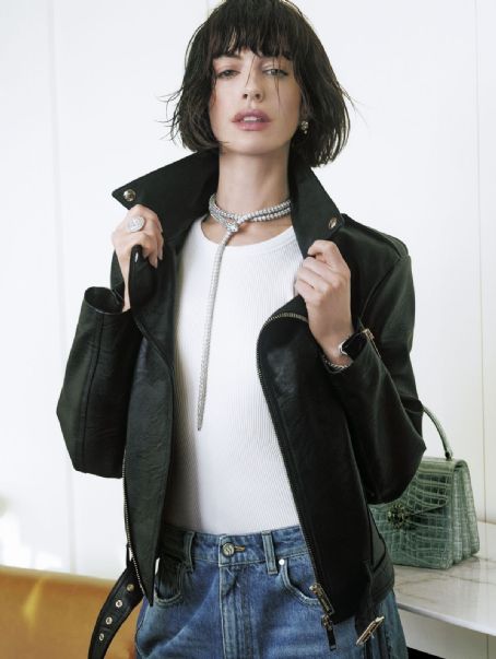 Anne Hathaway - Elle Magazine Pictorial [Japan] (June 2023)