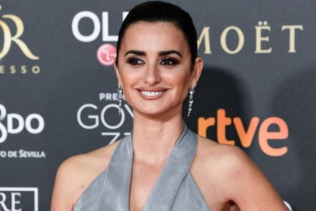 Penelope Cruz- Goya Cinema Awards 2019 - Red Carpet