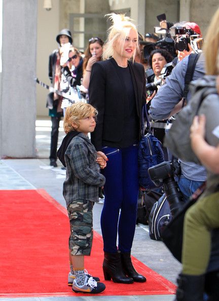 Gwen Stefani Hits The Red Carpet With Kingston For Skirball Event