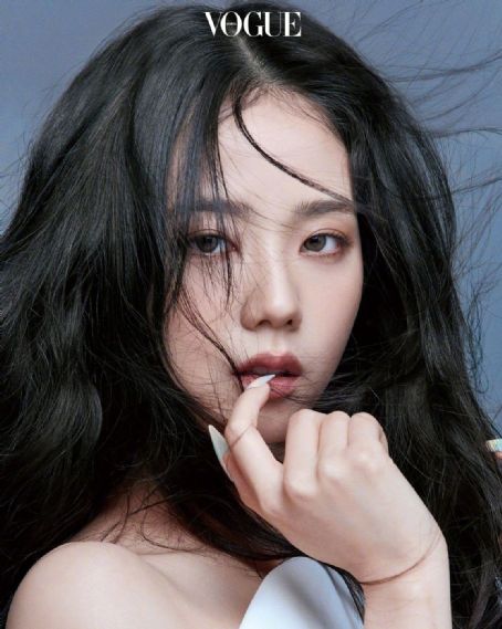 Jisoo - Vogue Magazine Pictorial [South Korea] (June 2021) | Jisoo Kim ...