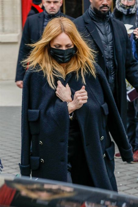 Vanessa Paradis – Leaves lunch at ‘La Reserve’ during Paris Fashion
