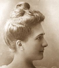 Carmela Mackenna