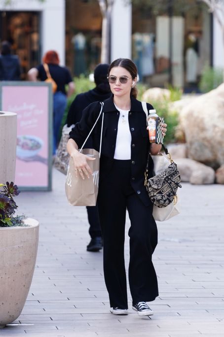 Lucy Hale – Shopping for deals at Madewell clothing store in Studio City