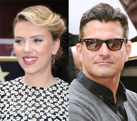 Scarlett Johansson Splits With Boyfriend Nate Naylor
