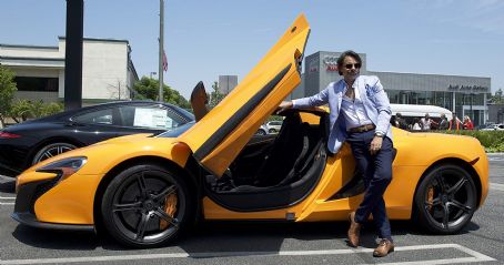 Eugenio Derbez - How to Be a Latin Lover