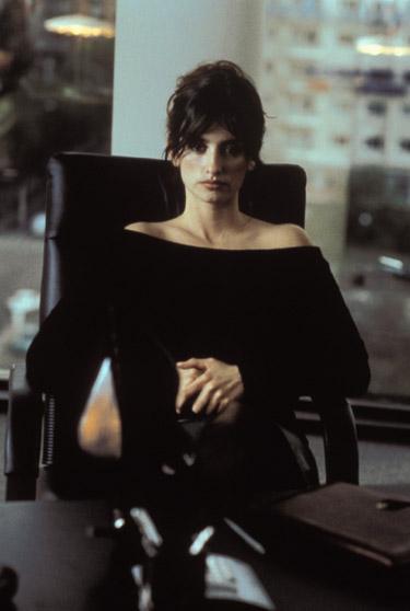 Penelope Cruz as Carmen Ramos in Don t Temp Me 2003 FamousFix